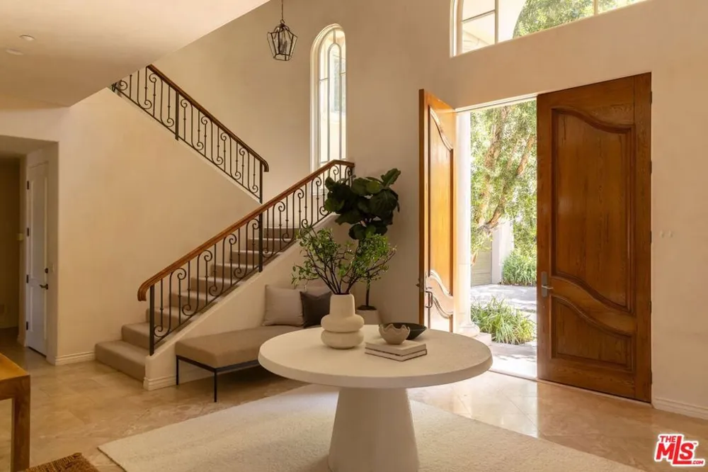 13731 Romany Drive Pacific Palisades, CA 90272