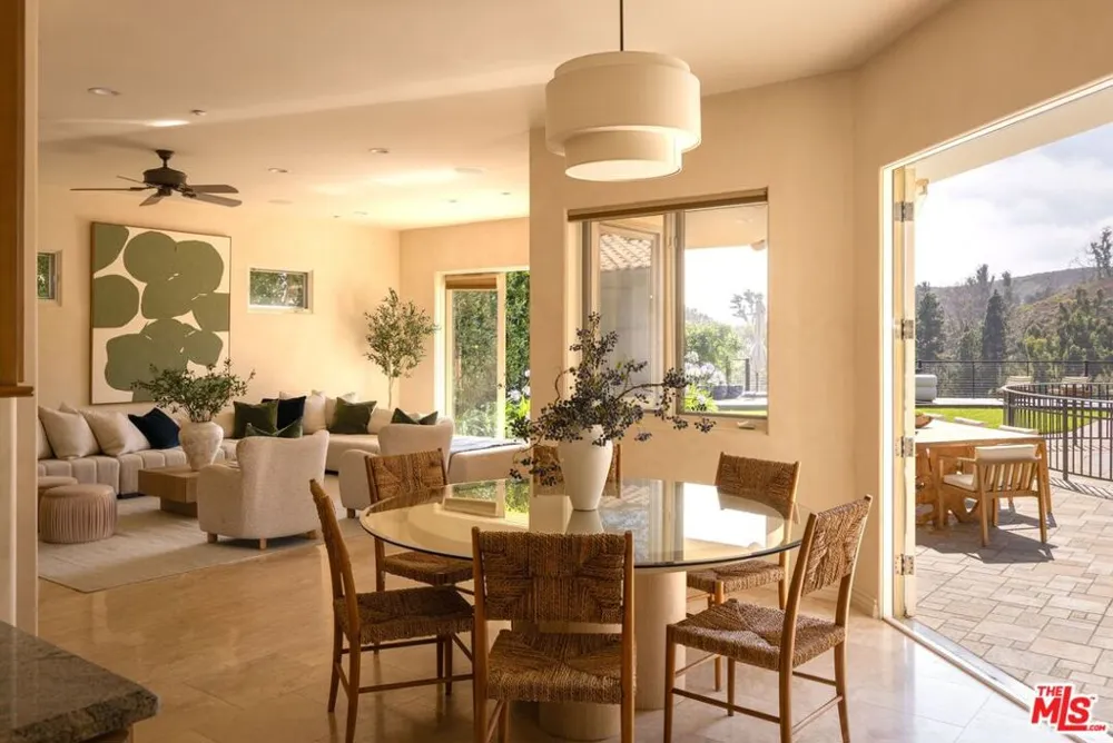 13731 Romany Drive Pacific Palisades, CA 90272