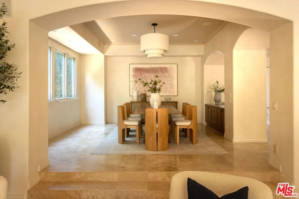 13731 Romany Drive Pacific Palisades, CA 90272
