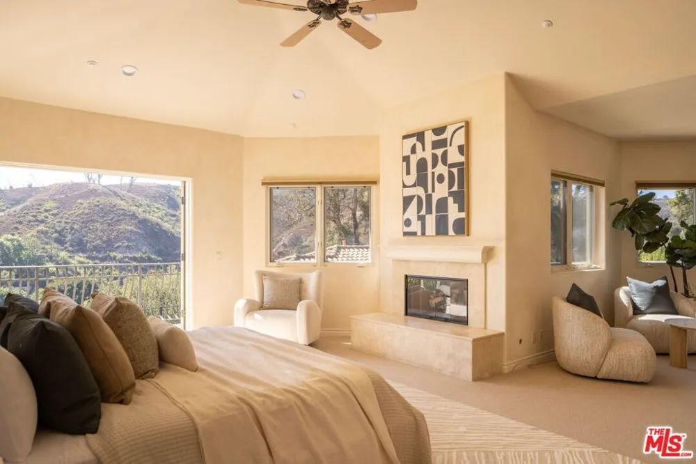 13731 Romany Drive Pacific Palisades, CA 90272