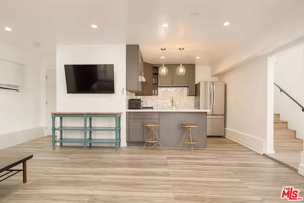 1174 Coldwater Canyon Drive Beverly Hills, CA 90210