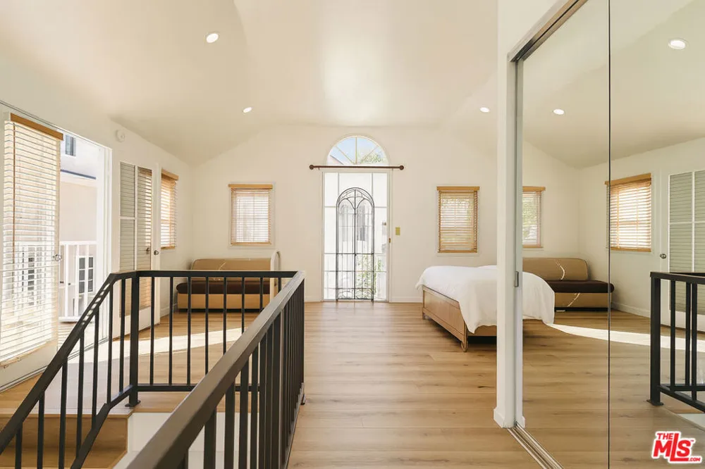 1174 Coldwater Canyon Drive Beverly Hills, CA 90210