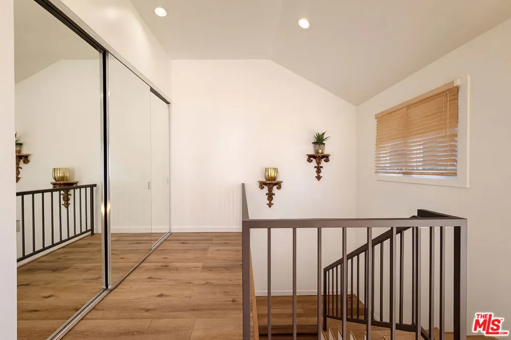 1174 Coldwater Canyon Drive Beverly Hills, CA 90210