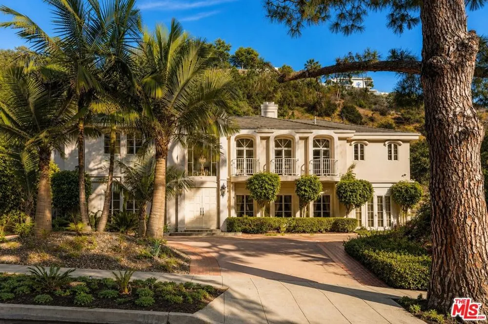 1174 Coldwater Canyon Drive Beverly Hills, CA 90210