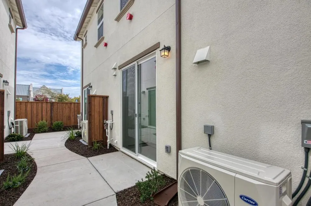 3052 MacArthur Drive #D Marina, CA 93933