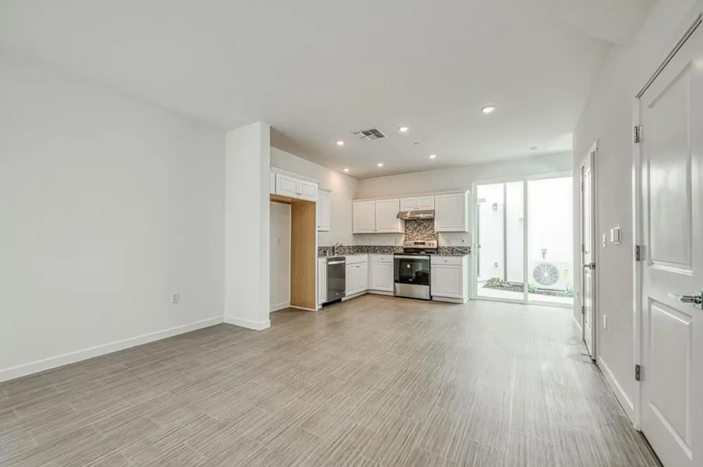 3052 MacArthur Drive #D Marina, CA 93933