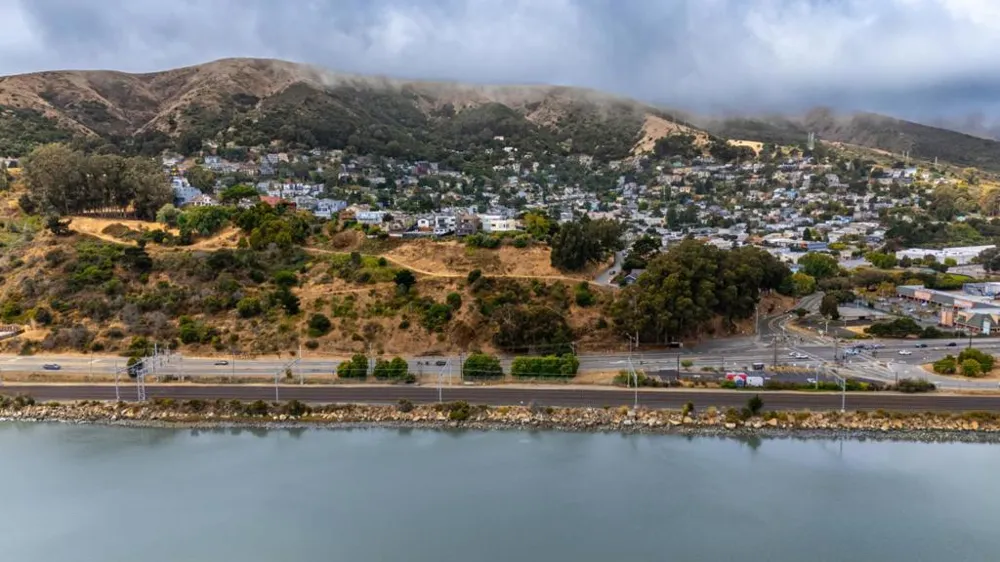 90 Santa Clara Brisbane, CA 94005