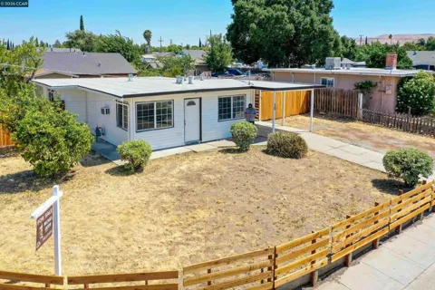 10 Canal Dr
