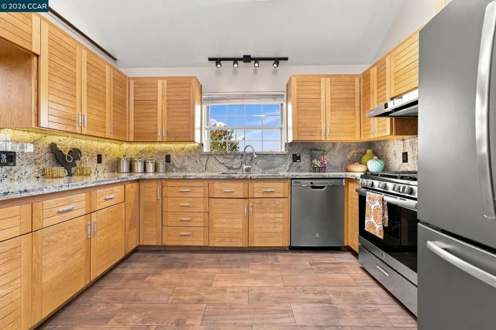 16516 Foothill Blvd Castro Valley, CA 94578