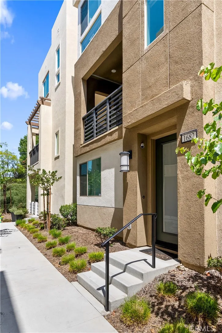 1682 Yorktown Lane San Pedro, CA 90732