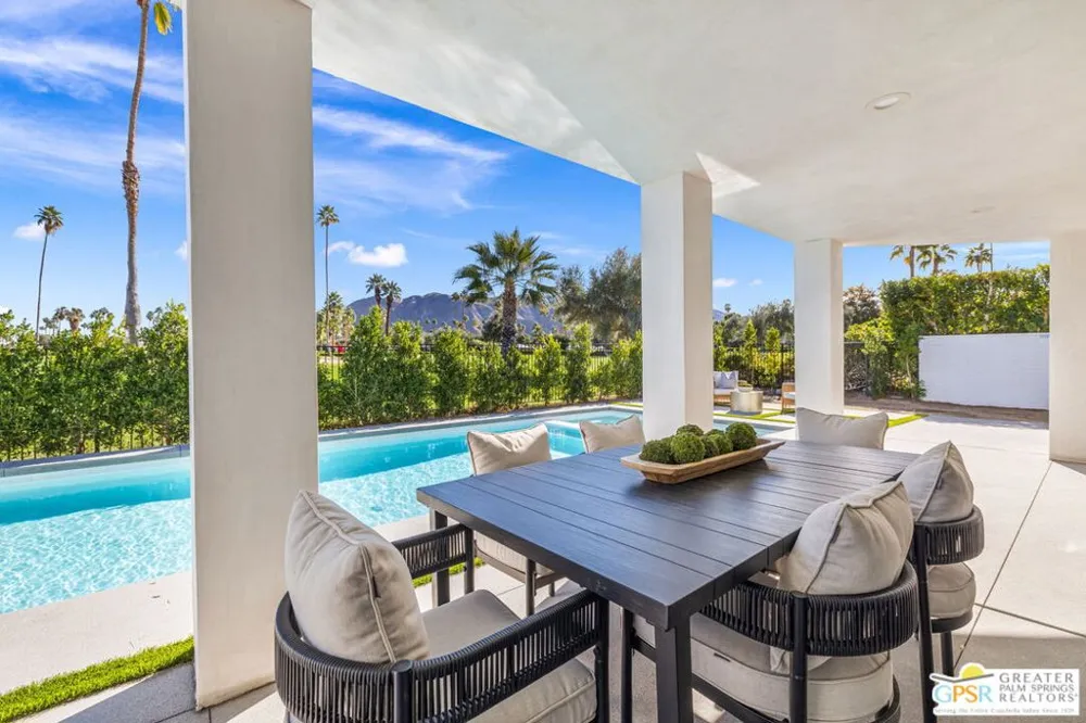2300 S Calle Palo Fierro Palm Springs, CA 92264