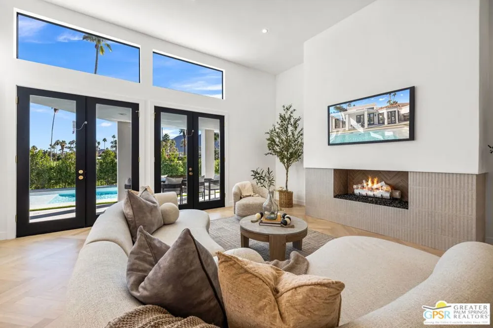 2300 S Calle Palo Fierro Palm Springs, CA 92264