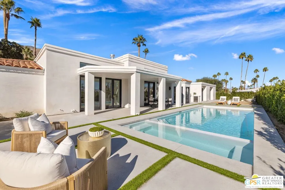 2300 S Calle Palo Fierro Palm Springs, CA 92264