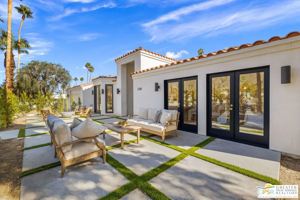 2300 S Calle Palo Fierro Palm Springs, CA 92264