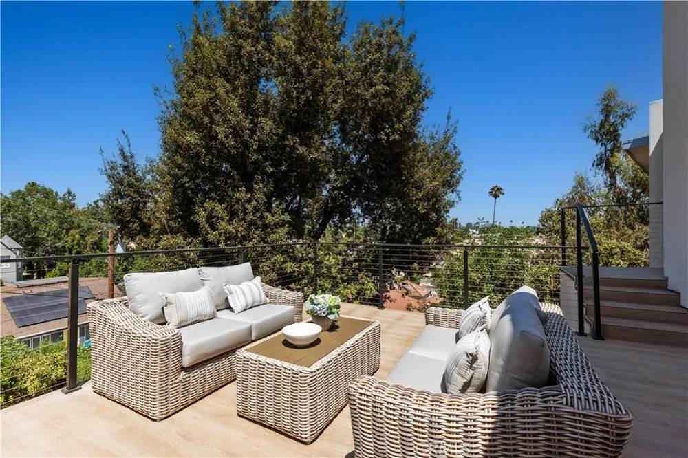 728 Bonita Dr South Pasadena, CA 91030