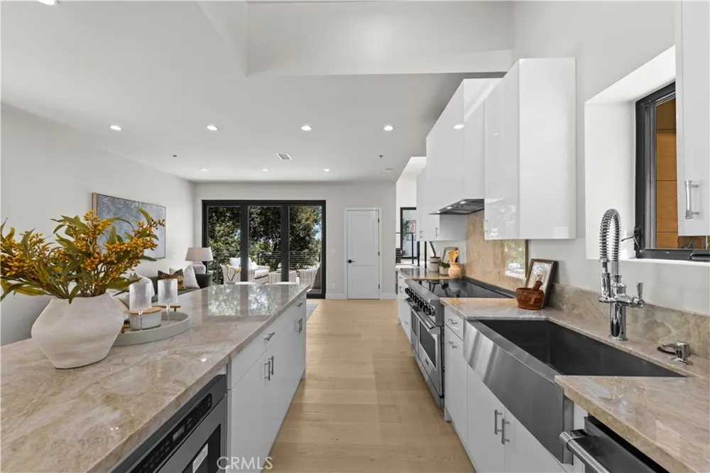 728 Bonita Dr South Pasadena, CA 91030