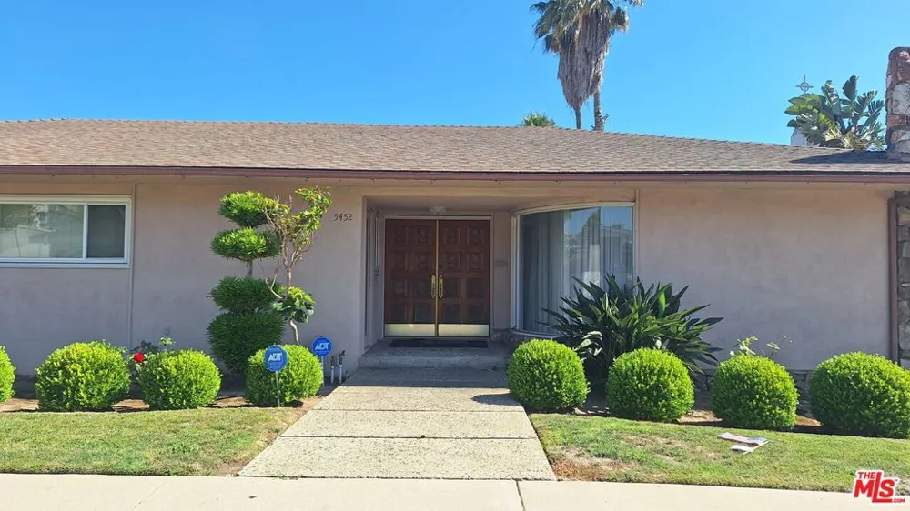 5452 W 57th Street Los Angeles, CA 90056