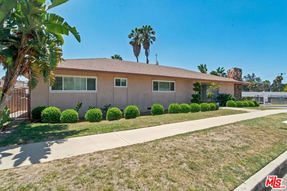 5452 W 57th Street Los Angeles, CA 90056