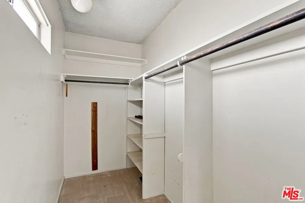5452 W 57th Street Los Angeles, CA 90056