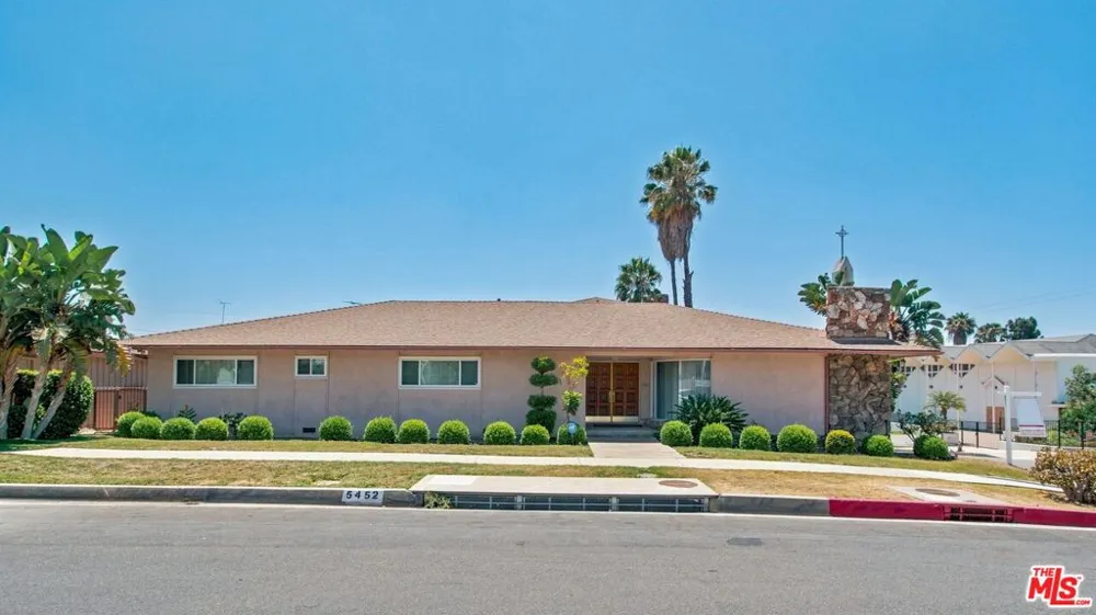 5452 W 57th Street Los Angeles, CA 90056