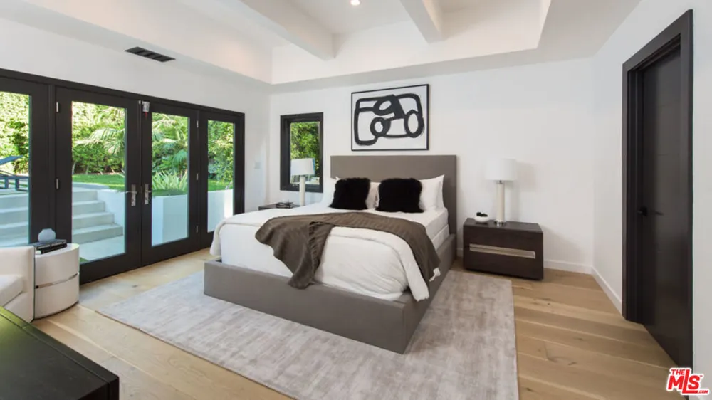1378 DOHENY DRIVE Los Angeles, CA 90069