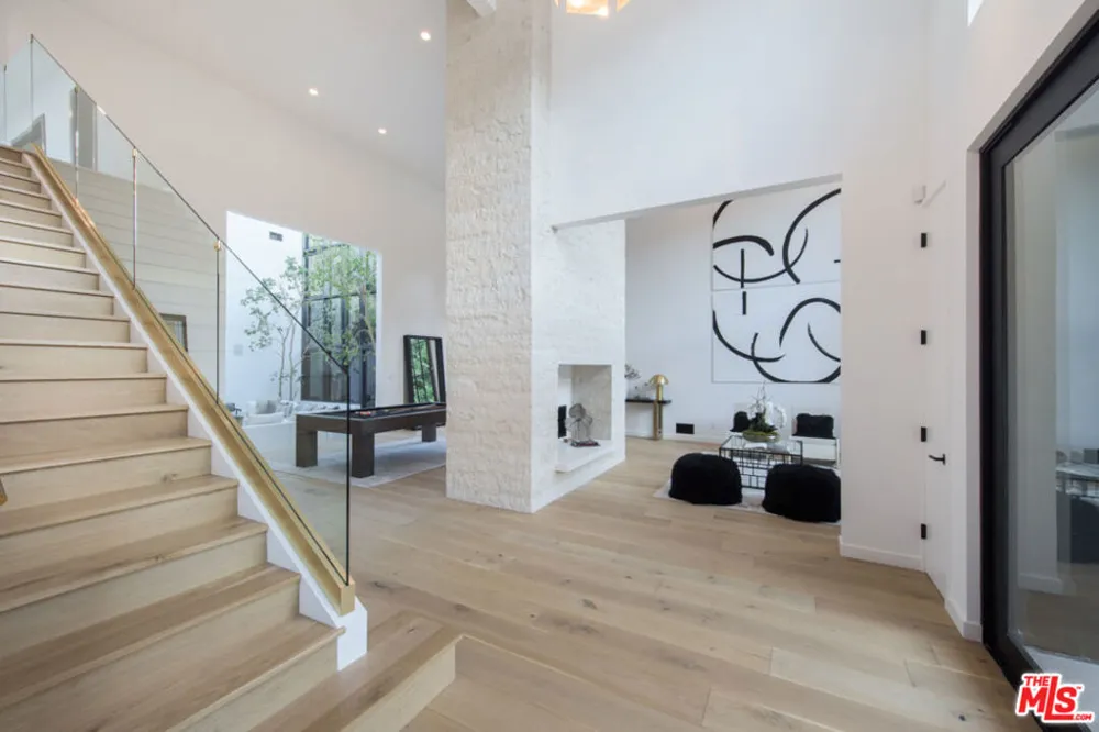 1378 DOHENY DRIVE Los Angeles, CA 90069