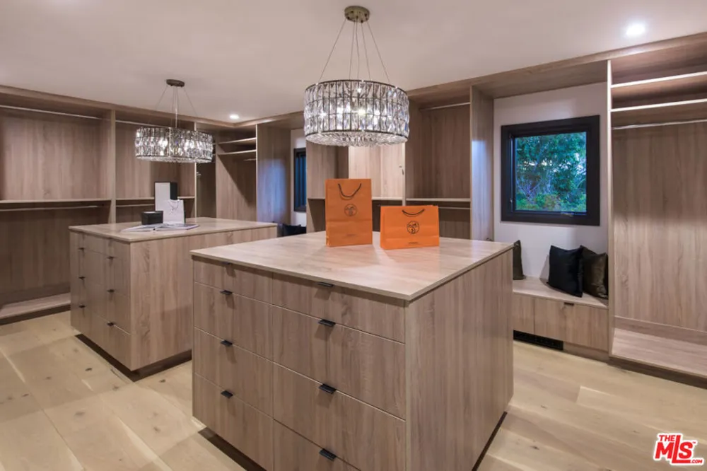 1378 DOHENY DRIVE Los Angeles, CA 90069