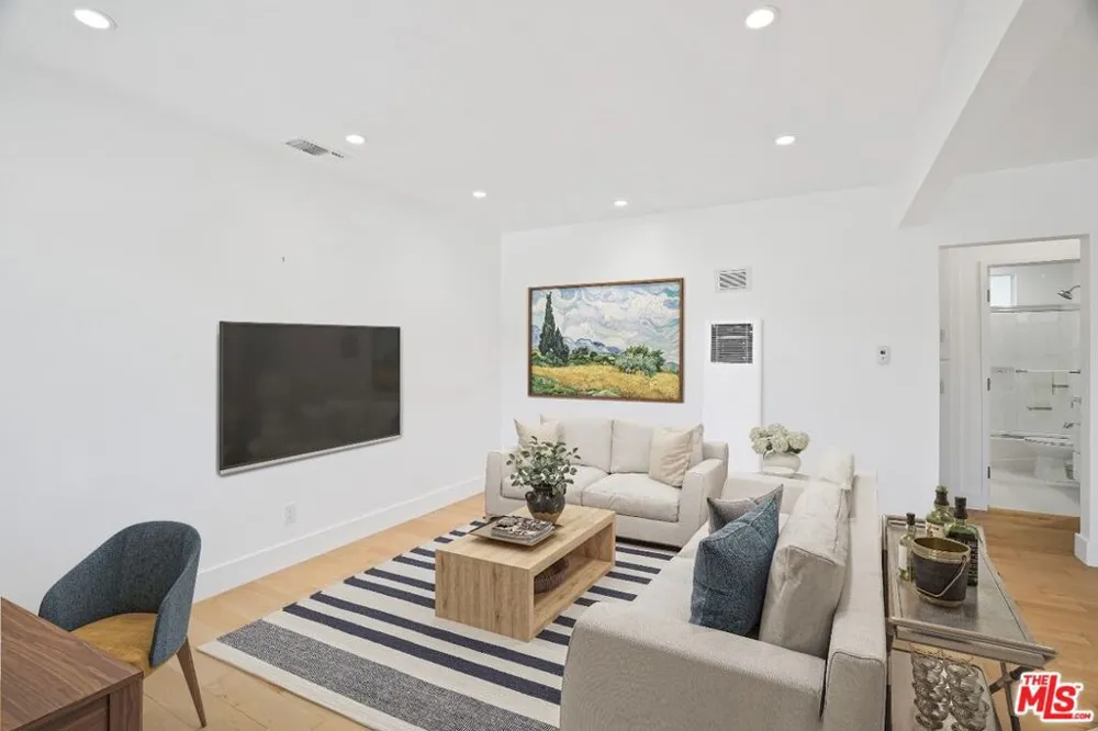 119 Paloma Avenue #D Venice, CA 90291
