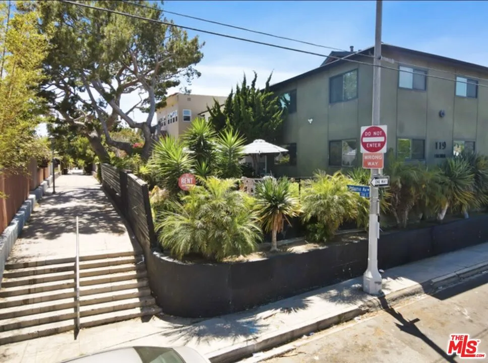 119 Paloma Avenue #D Venice, CA 90291