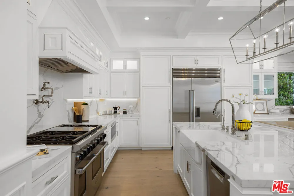 6227 W 5th Street Los Angeles, CA 90048
