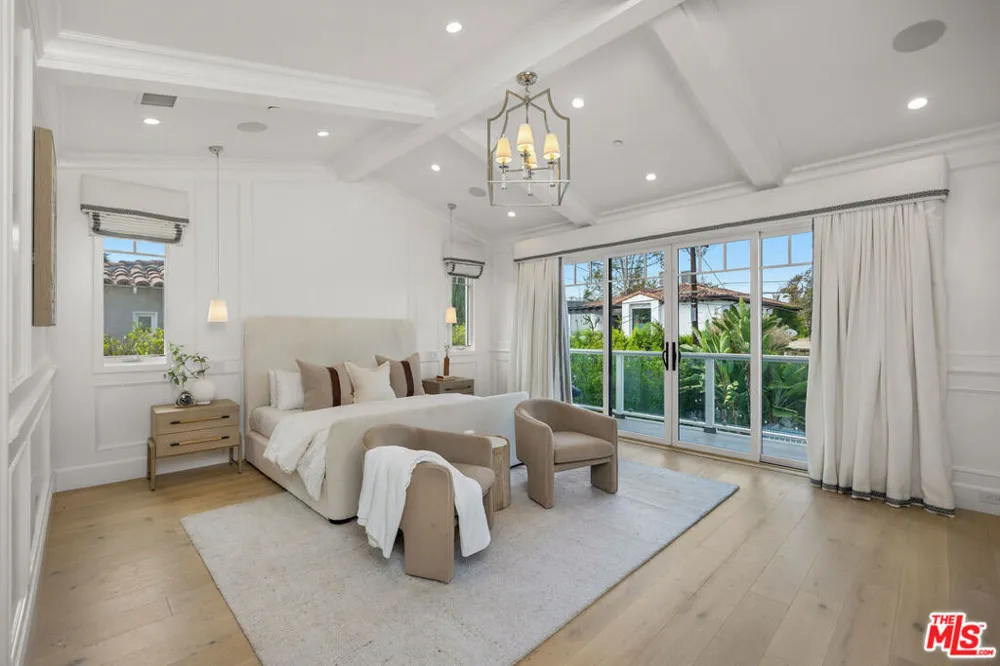 6227 W 5th Street Los Angeles, CA 90048