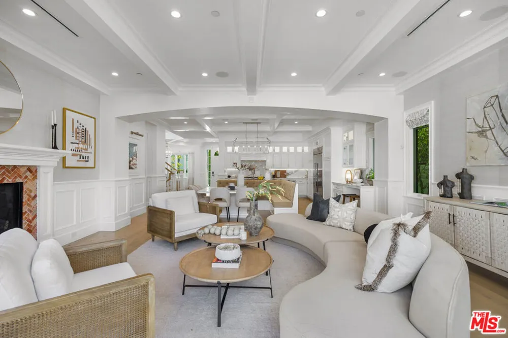 6227 W 5th Street Los Angeles, CA 90048