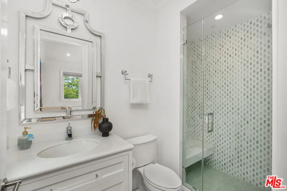 6227 W 5th Street Los Angeles, CA 90048