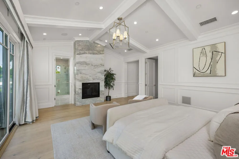 6227 W 5th Street Los Angeles, CA 90048
