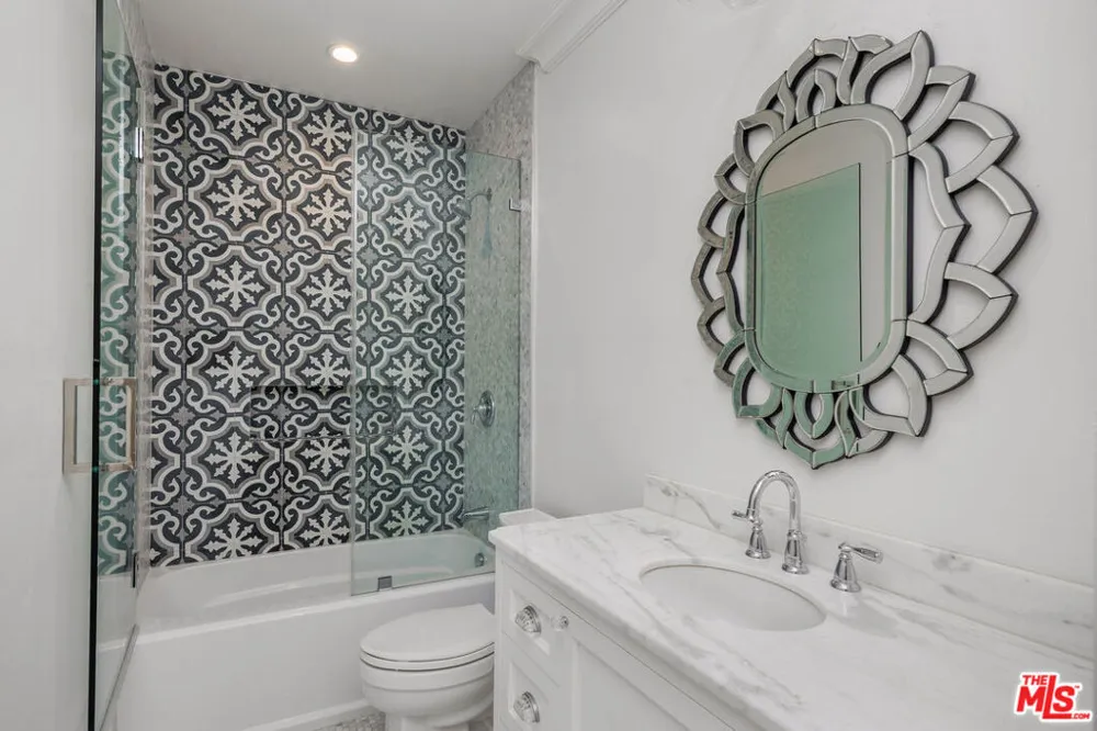 6227 W 5th Street Los Angeles, CA 90048