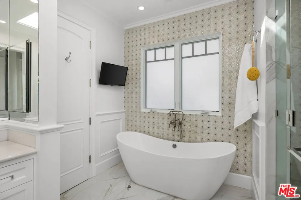 6227 W 5th Street Los Angeles, CA 90048