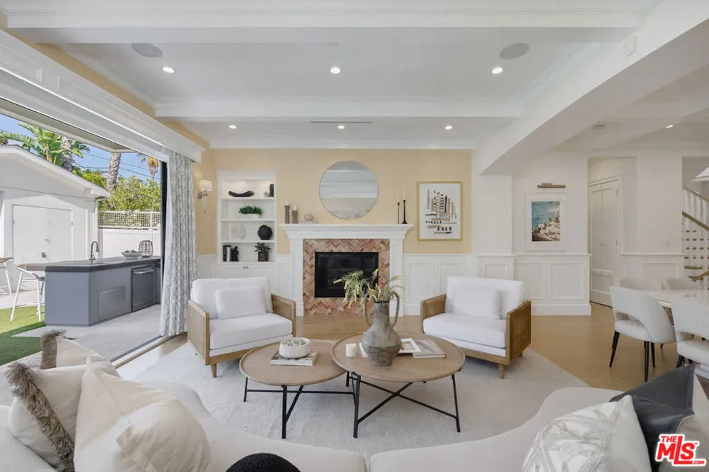 6227 W 5th Street Los Angeles, CA 90048