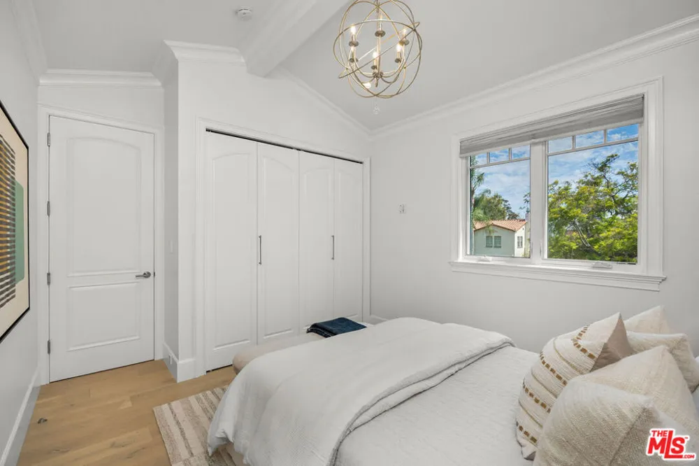 6227 W 5th Street Los Angeles, CA 90048