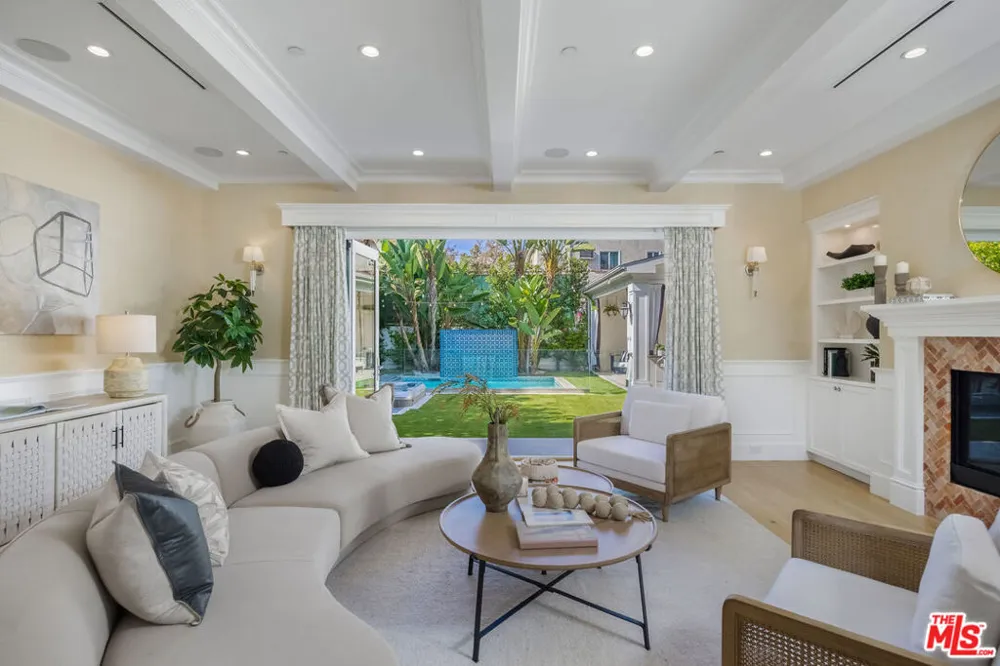 6227 W 5th Street Los Angeles, CA 90048