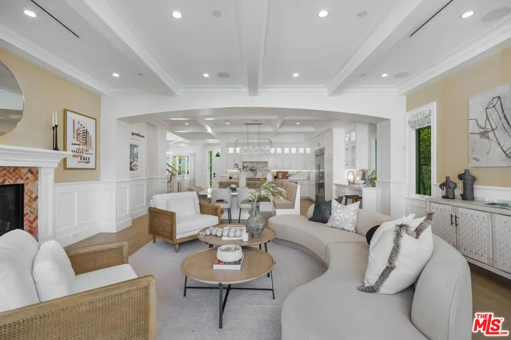6227 W 5th Street Los Angeles, CA 90048