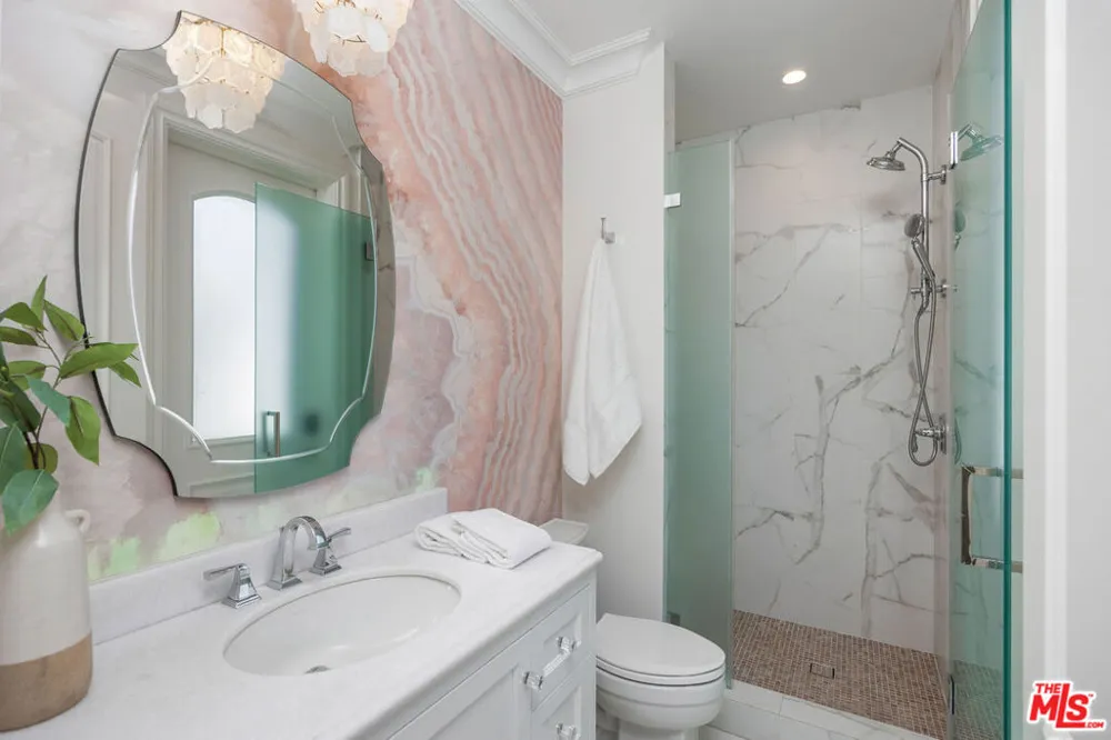 6227 W 5th Street Los Angeles, CA 90048