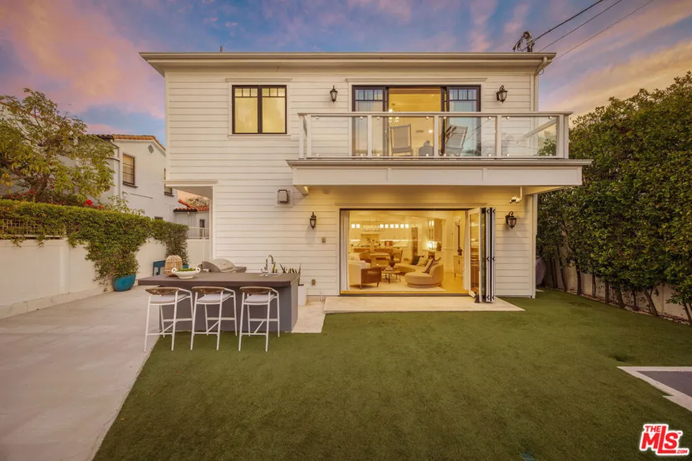 6227 W 5th Street Los Angeles, CA 90048
