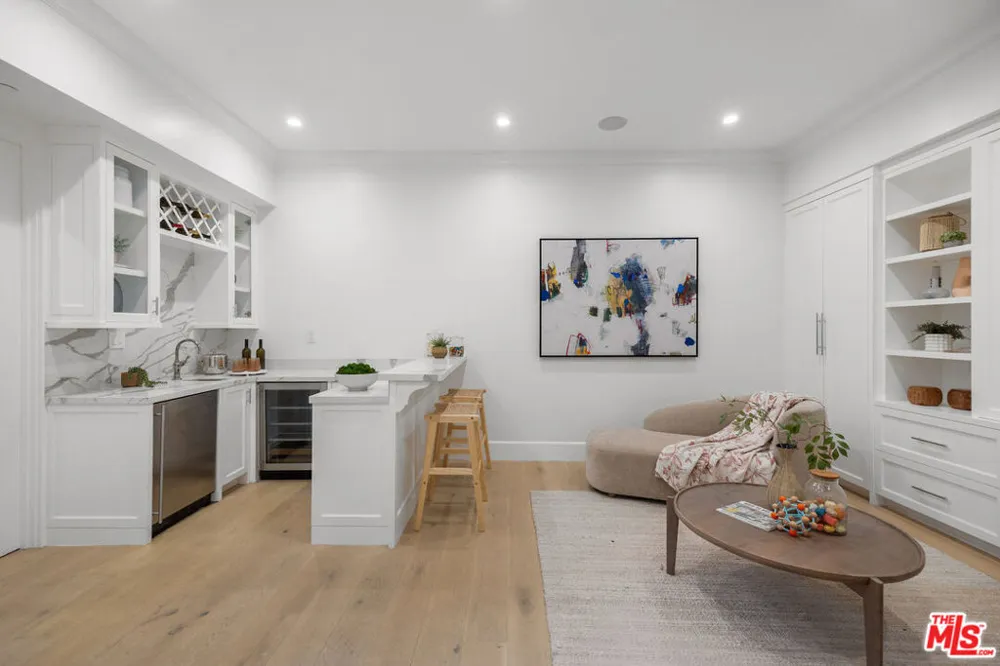 6227 W 5th Street Los Angeles, CA 90048