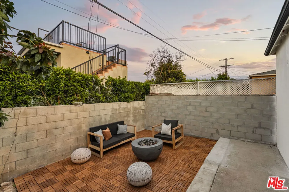 7820 Airlane Avenue Los Angeles, CA 90045