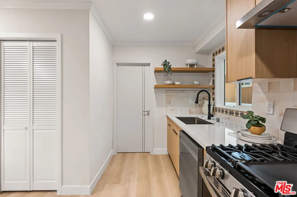 7820 Airlane Avenue Los Angeles, CA 90045