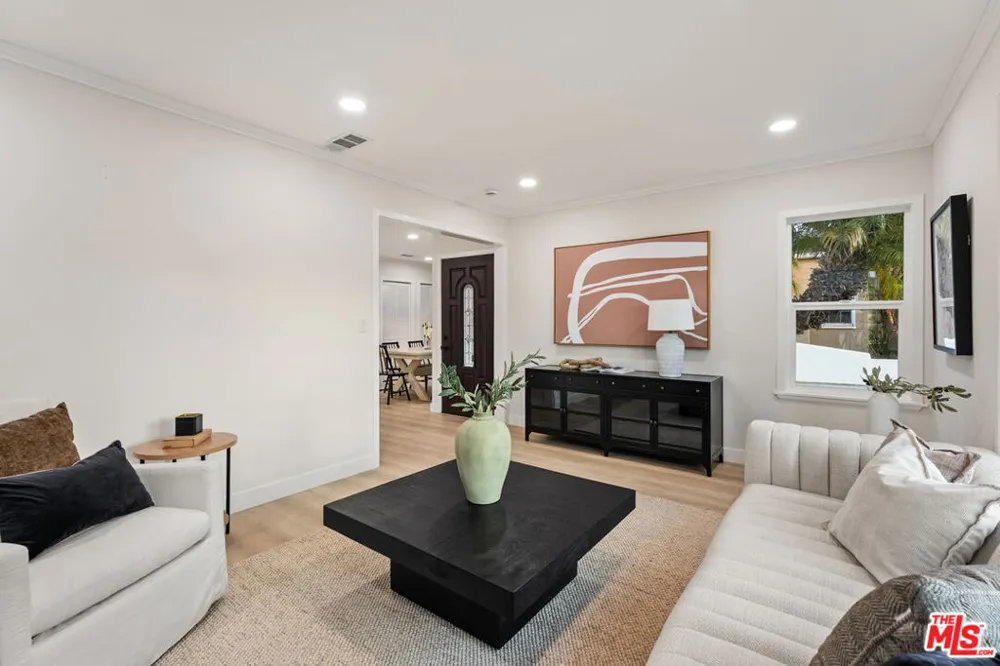 7820 Airlane Avenue Los Angeles, CA 90045