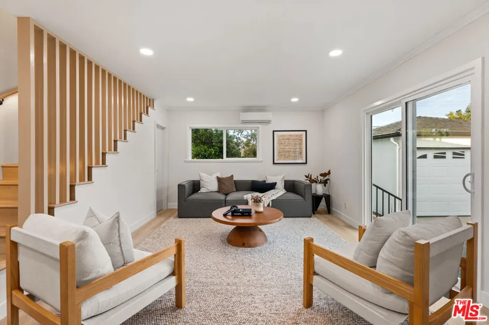 7820 Airlane Avenue Los Angeles, CA 90045