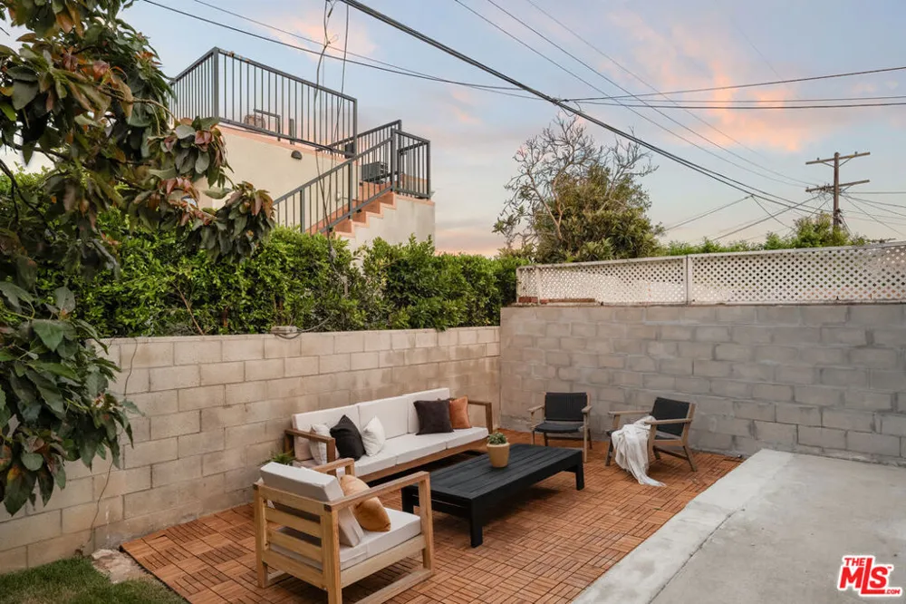7820 Airlane Avenue Los Angeles, CA 90045