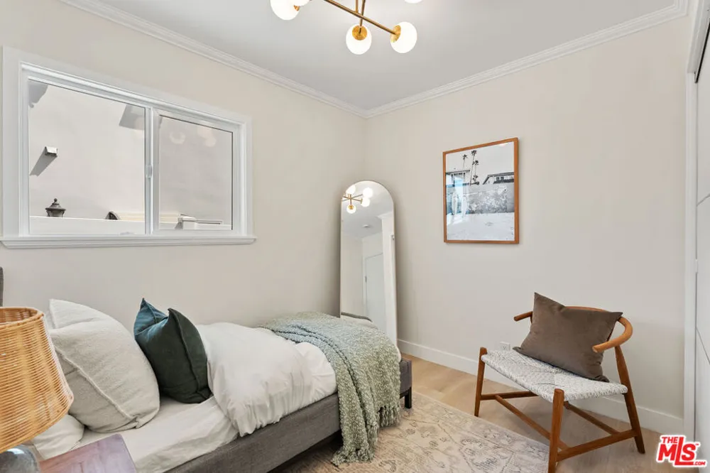 7820 Airlane Avenue Los Angeles, CA 90045