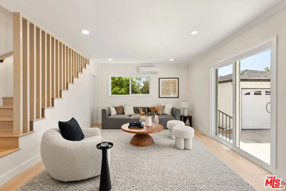 7820 Airlane Avenue Los Angeles, CA 90045